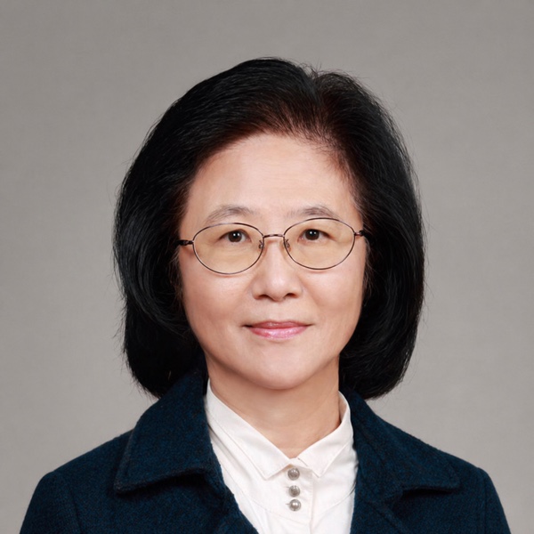 Dr. Jen-Jen Lin, Chief Financial Officer